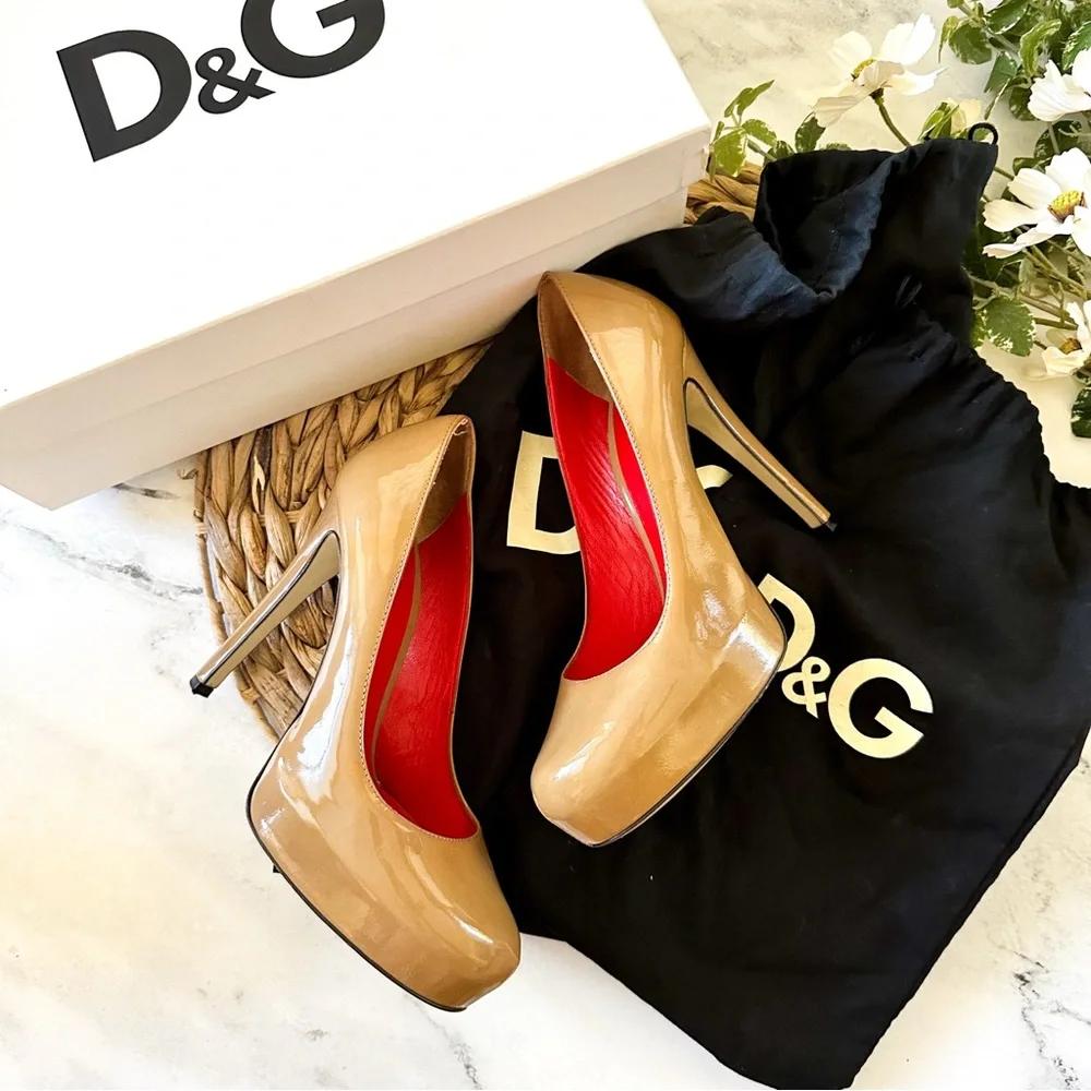 Dolce & Gabbana Womens Nude Patent Platform Pumps - Picture 7 of 15